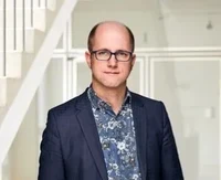 Studiendekan Prof. Dr. Hendrik Hakenes.webp